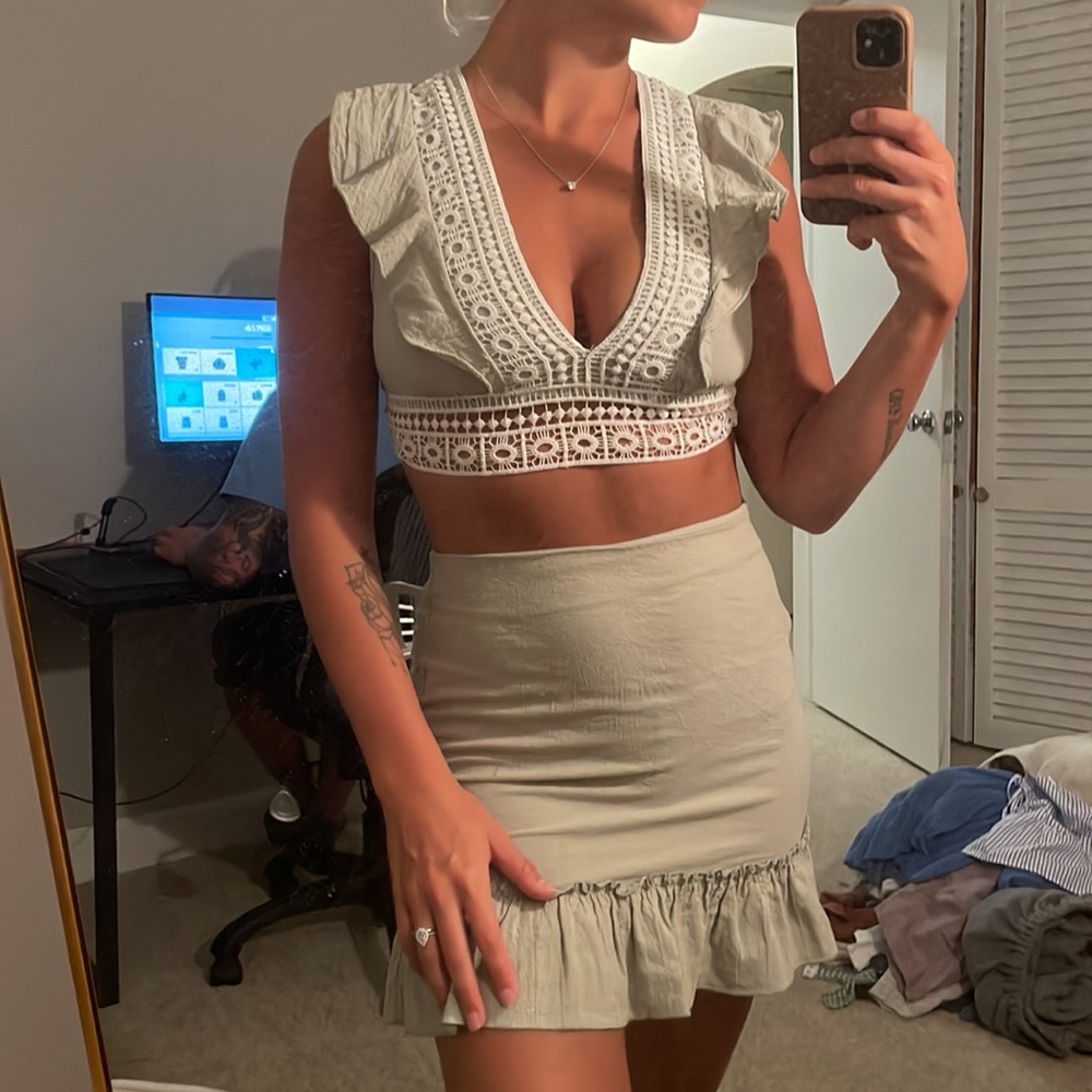 Matching Set - Picture 2 of 6